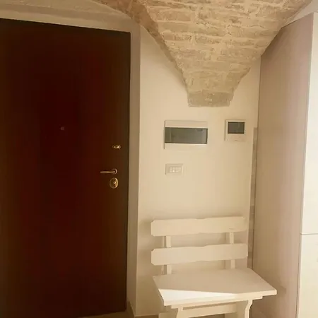 לינה וארוחת בוקר Acanthus 3*